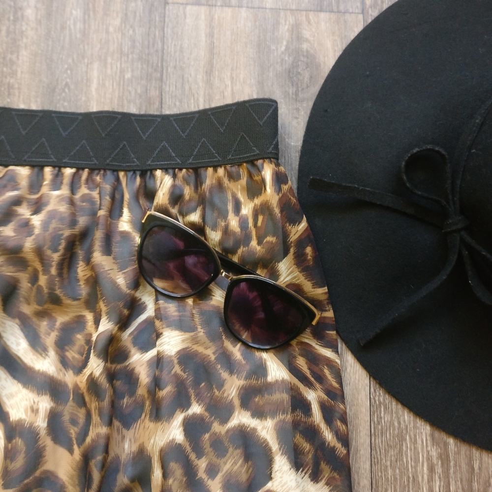 💎✨ Leopard Print Maxi Skirt - Picture 2 of 4